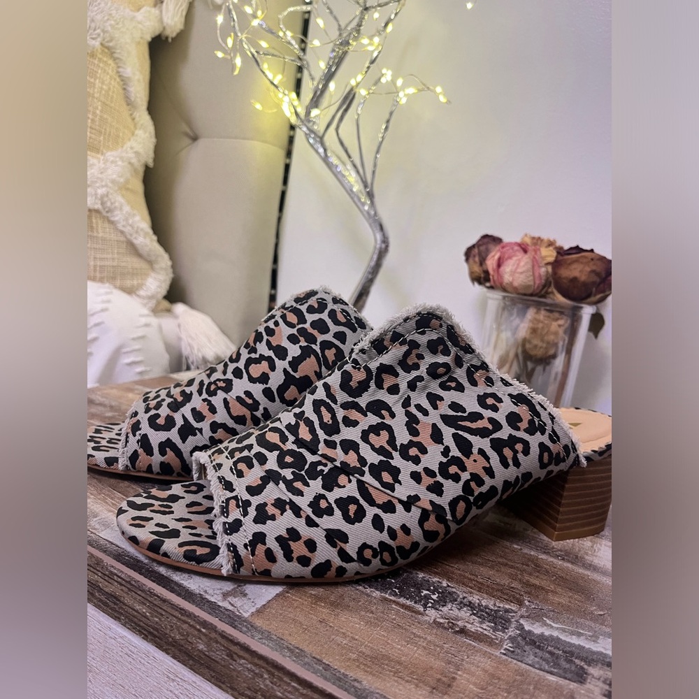 Leopard kitten heels